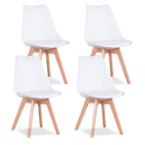 Chaises Blanches et Bois Scandinaves